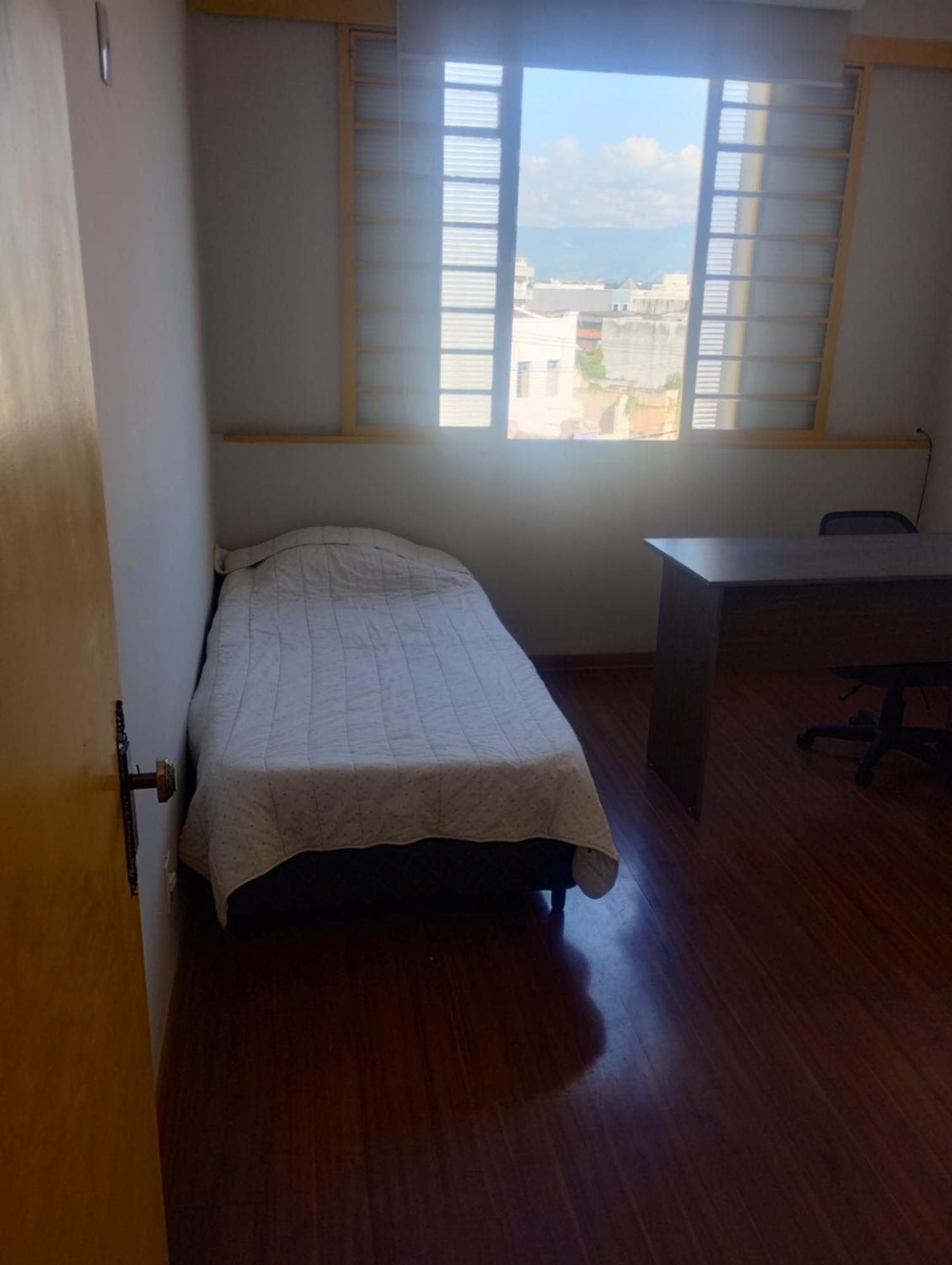 No Centro De *
